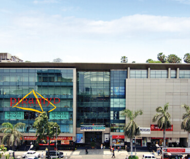 Crossroads mall at Haji Ali, South Mumbai — India's first international luxury retail destination with 150,000 sq ft of curated retail space by Peninsula Land